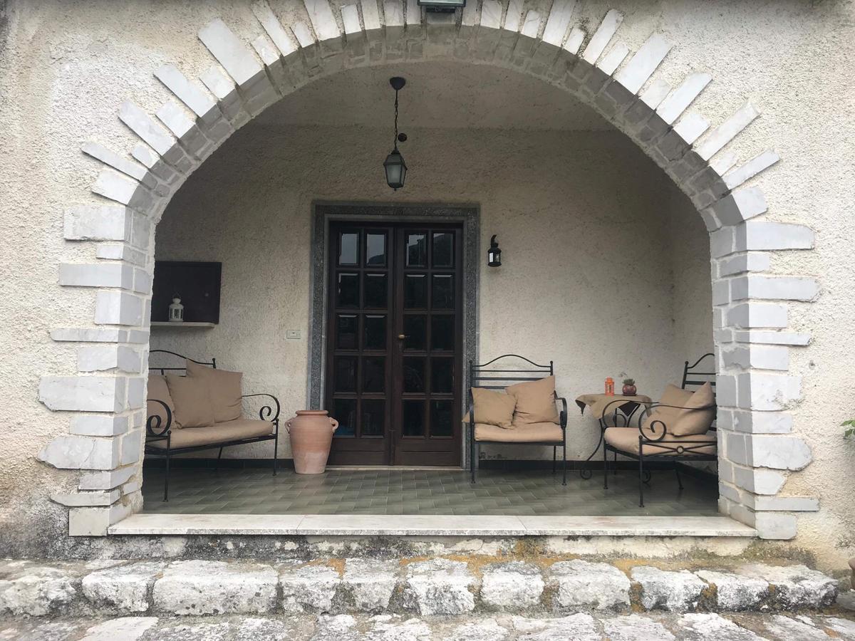 Villa Palmina Castelnuovo Parano Exterior photo